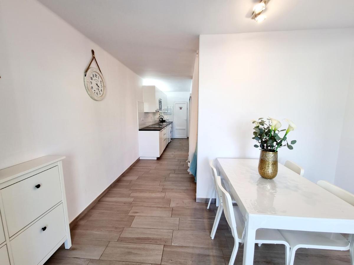 Dino 10 Playa Roca Apartamento *