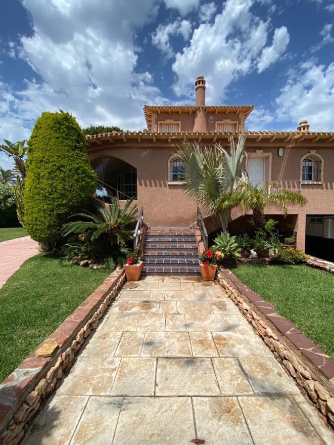 Chalet En Canales De Veneziola Con Piscina Y Embarcadero *
