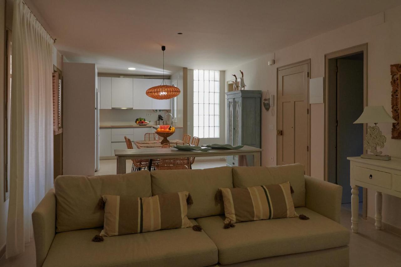Dharma Experience Facebook Apartment *