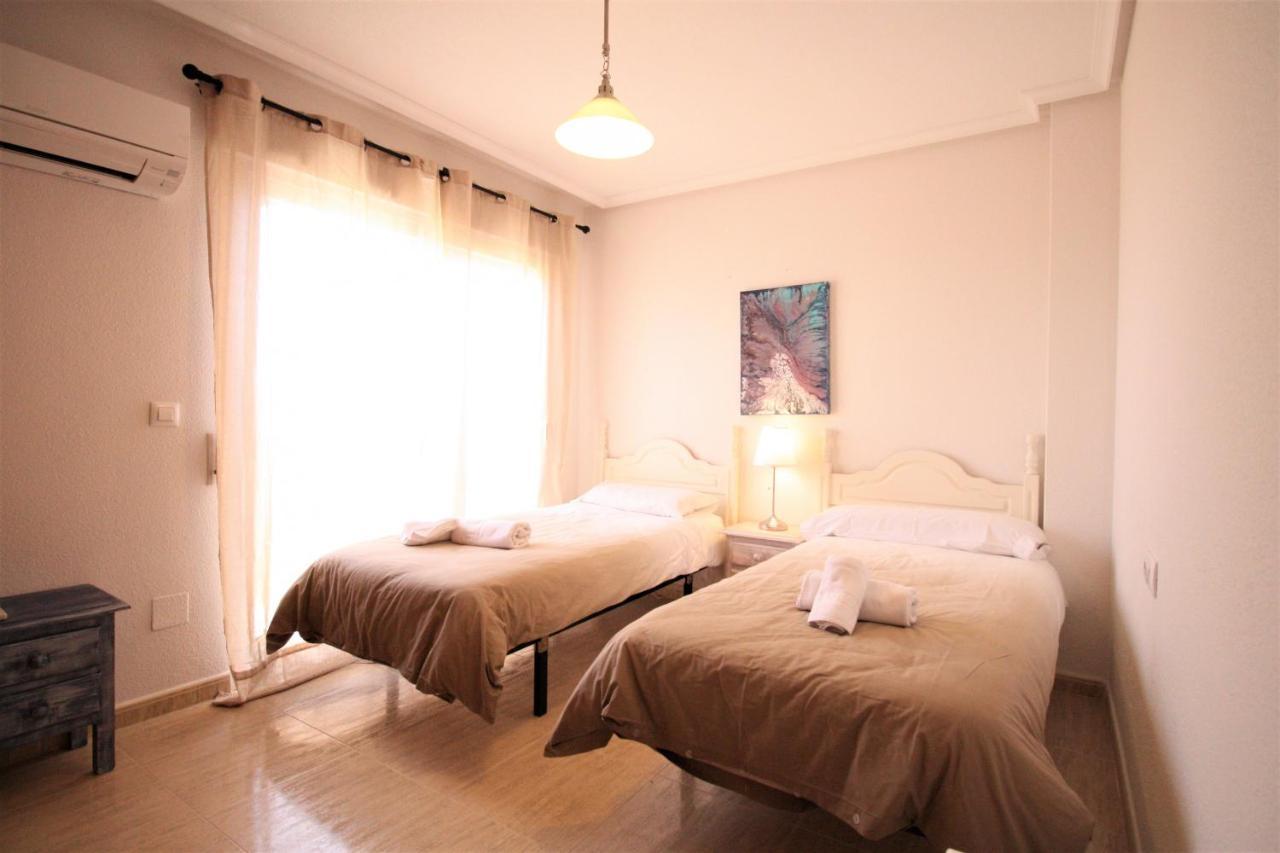 Apartment Spanish Connection - Marinesco Ii