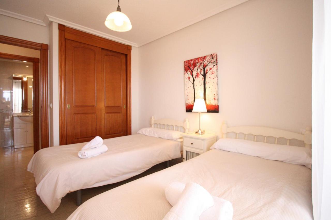 Apartment Spanish Connection - Marinesco Ii