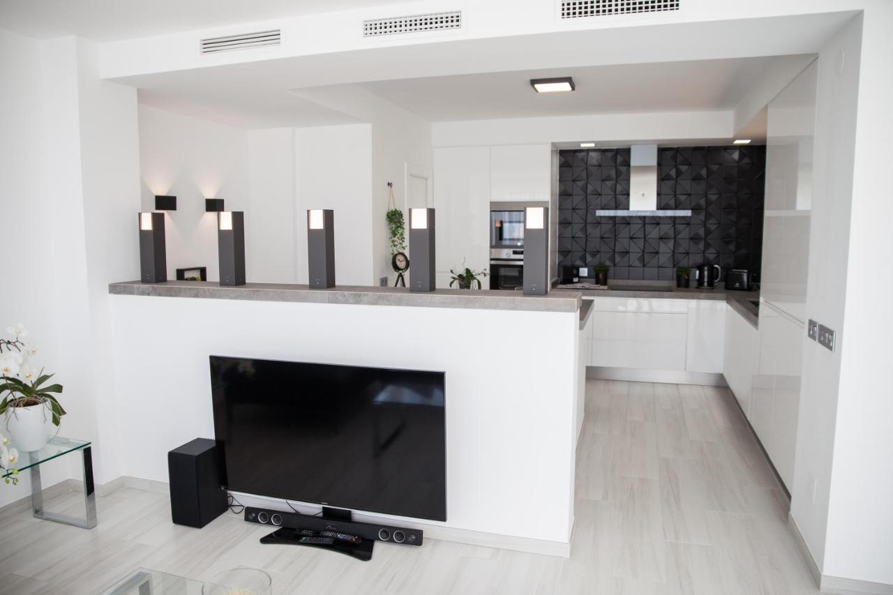 Spacious 200 Sq.m. Penthouse With Sea View Terraces Apartamento