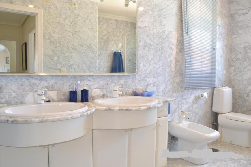 Chalet Chalet En Canales De Veneziola Con Piscina Y Embarcadero