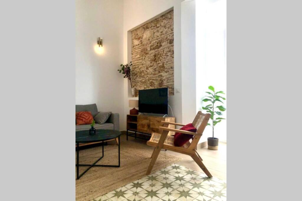 Apartment Gatu Premium Libertad, Preferente Mayores De 25 Anos Y Familias