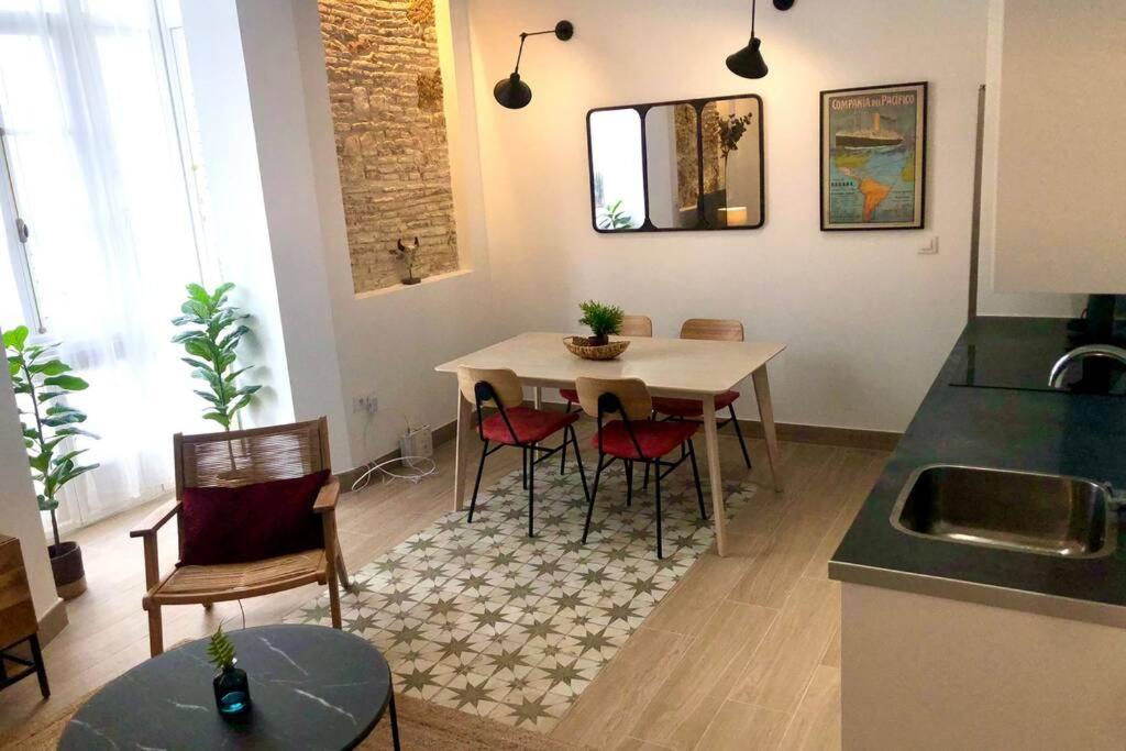 Apartment Gatu Premium Libertad, Preferente Mayores De 25 Anos Y Familias