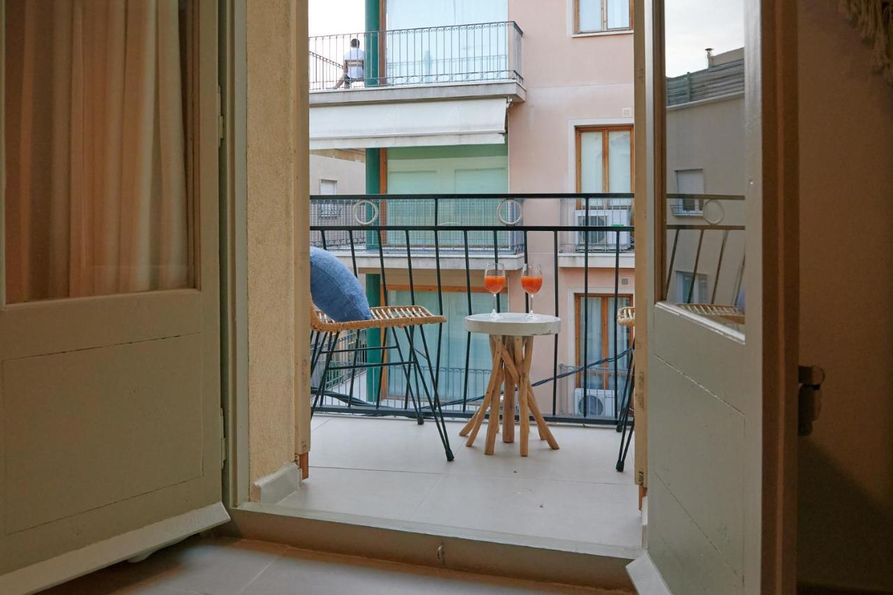 Dharma Experience Facebook Apartment *