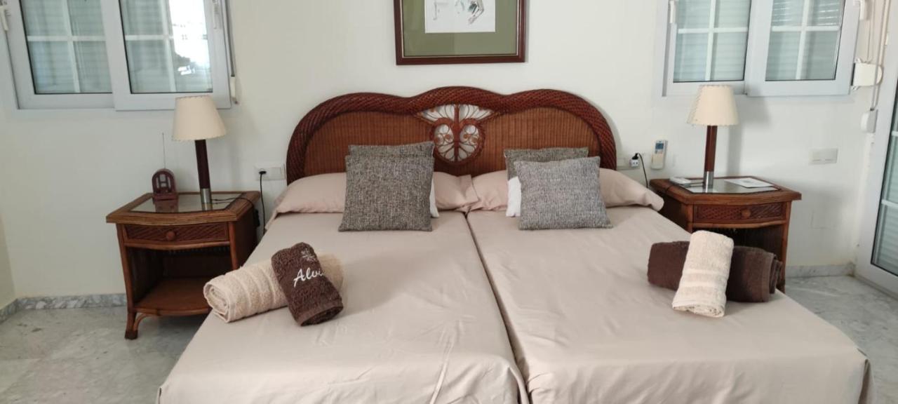 Chalet En Canales De Veneziola Con Piscina Y Embarcadero *