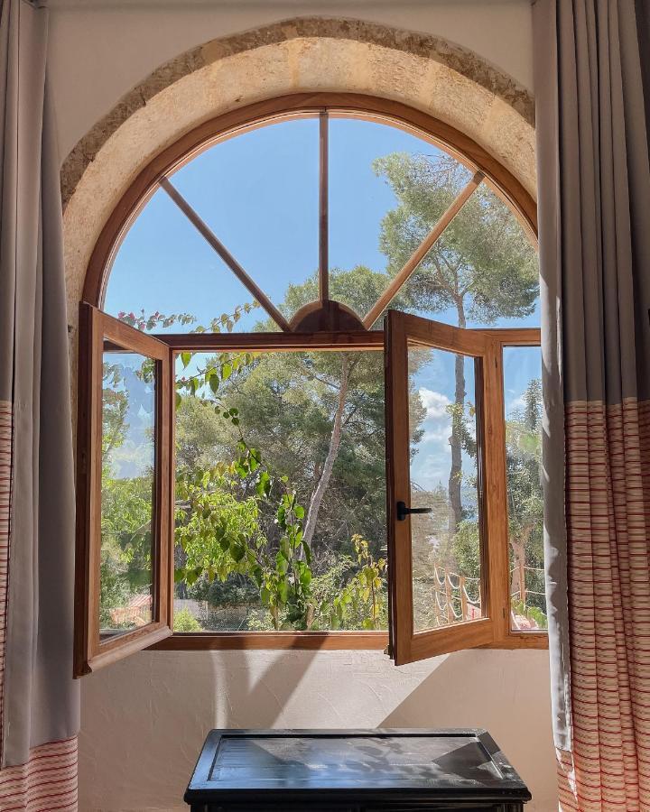Dora (adults Only) Bed & Breakfast