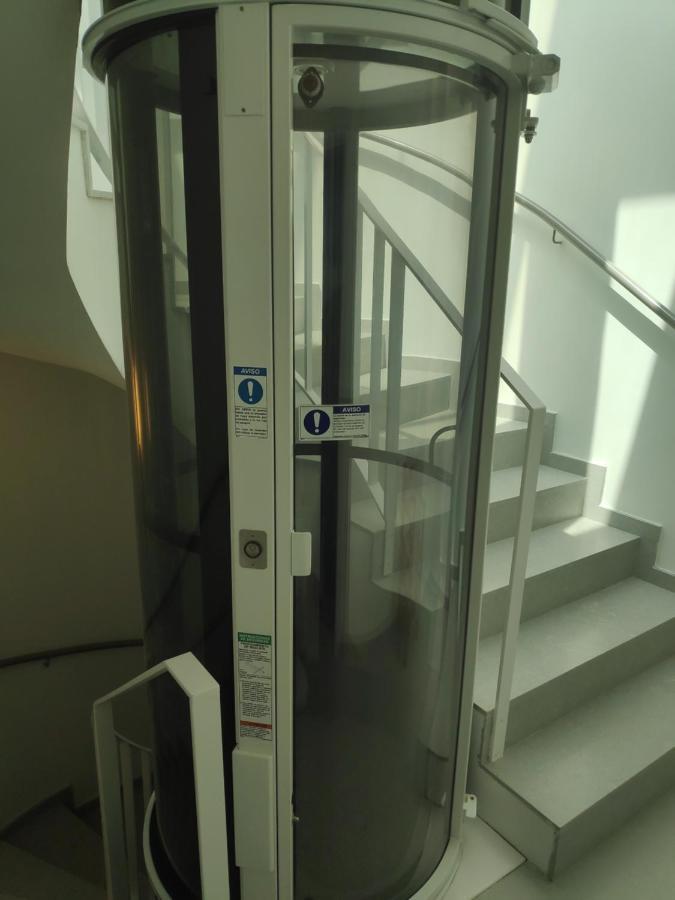 Close To The With Free Parking Apartment *