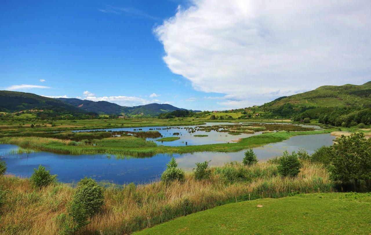 Hotel Urdaibai Bird Center *
