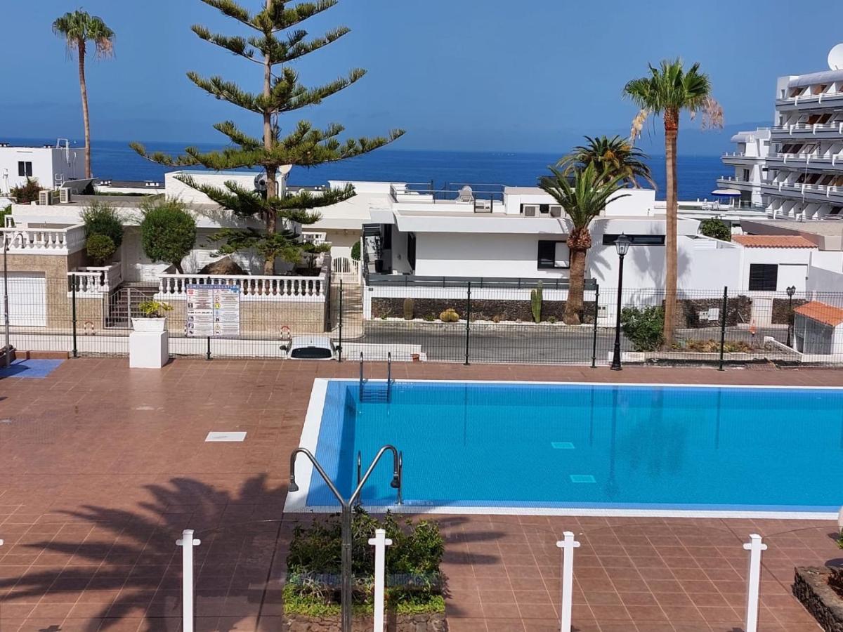 First Line Floor With Amazing Sea View Air Conditioned Just 50m From The