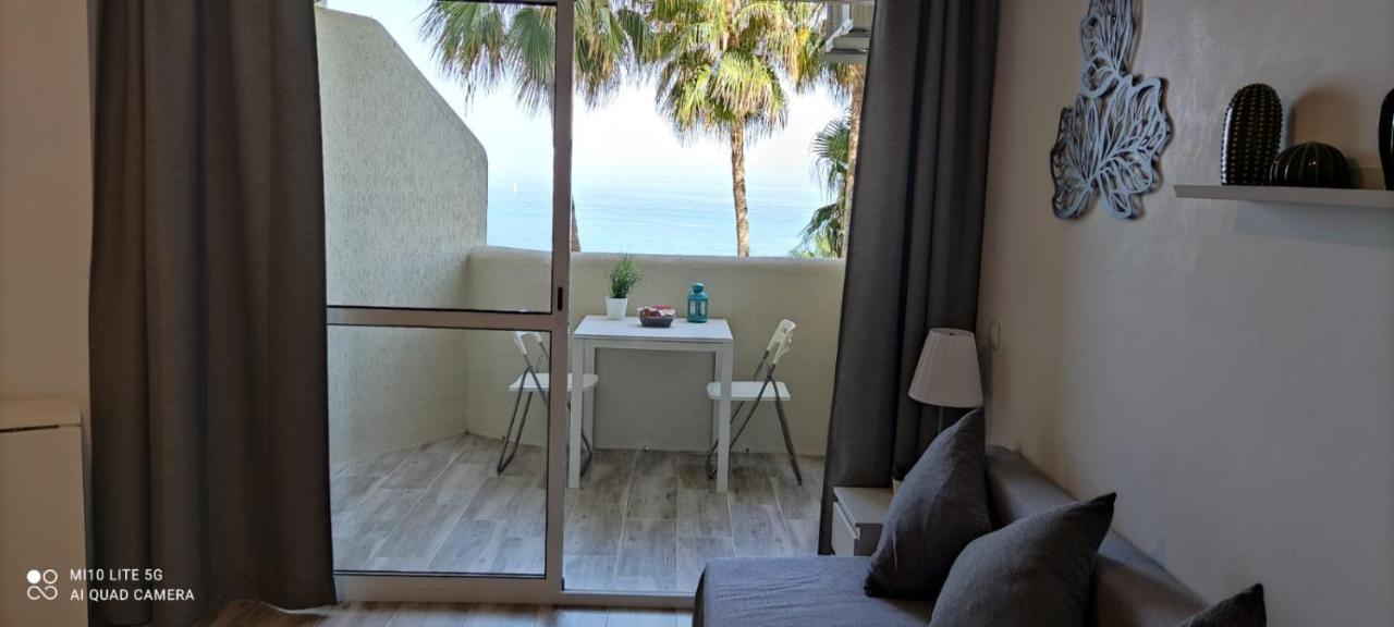 Estudio En Benalbeach, Vistas Mar, Primera Línea Playa
