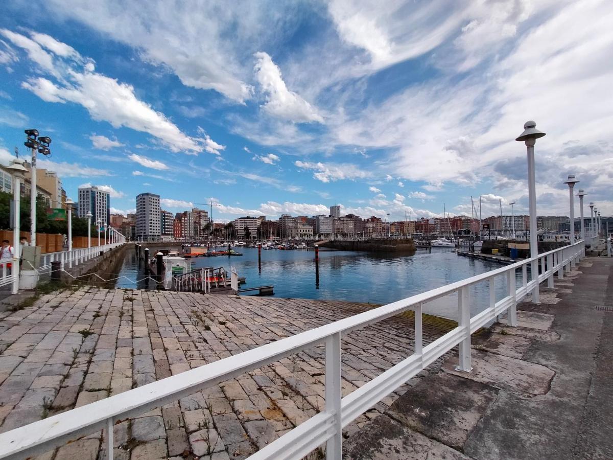 Apartamento Arte Y Descanso. Ubicado Al Lado Del Puerto Deportivo, En Pleno Casco Histórico-artístico De Cimadevilla Y Entre Dos Principales Playas De Gijón. Gijón