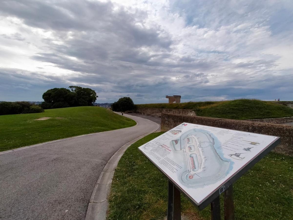 Apartamento Arte Y Descanso. Ubicado Al Lado Del Puerto Deportivo, En Pleno Casco Histórico-artístico De Cimadevilla Y Entre Dos Principales Playas De Gijón. Gijón