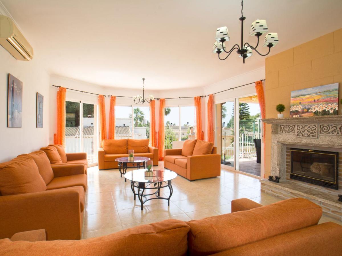 Nadaltenis By Interhome