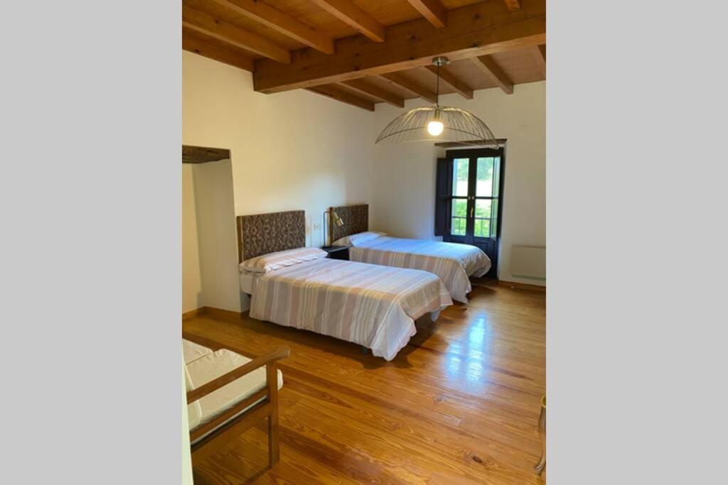 Preciosa Casona Con Horreo Ribadesella