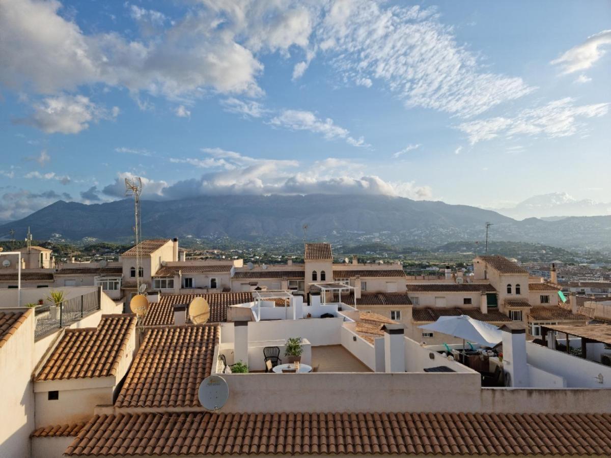 Penthouse With Sea And Mountain View By Nras *