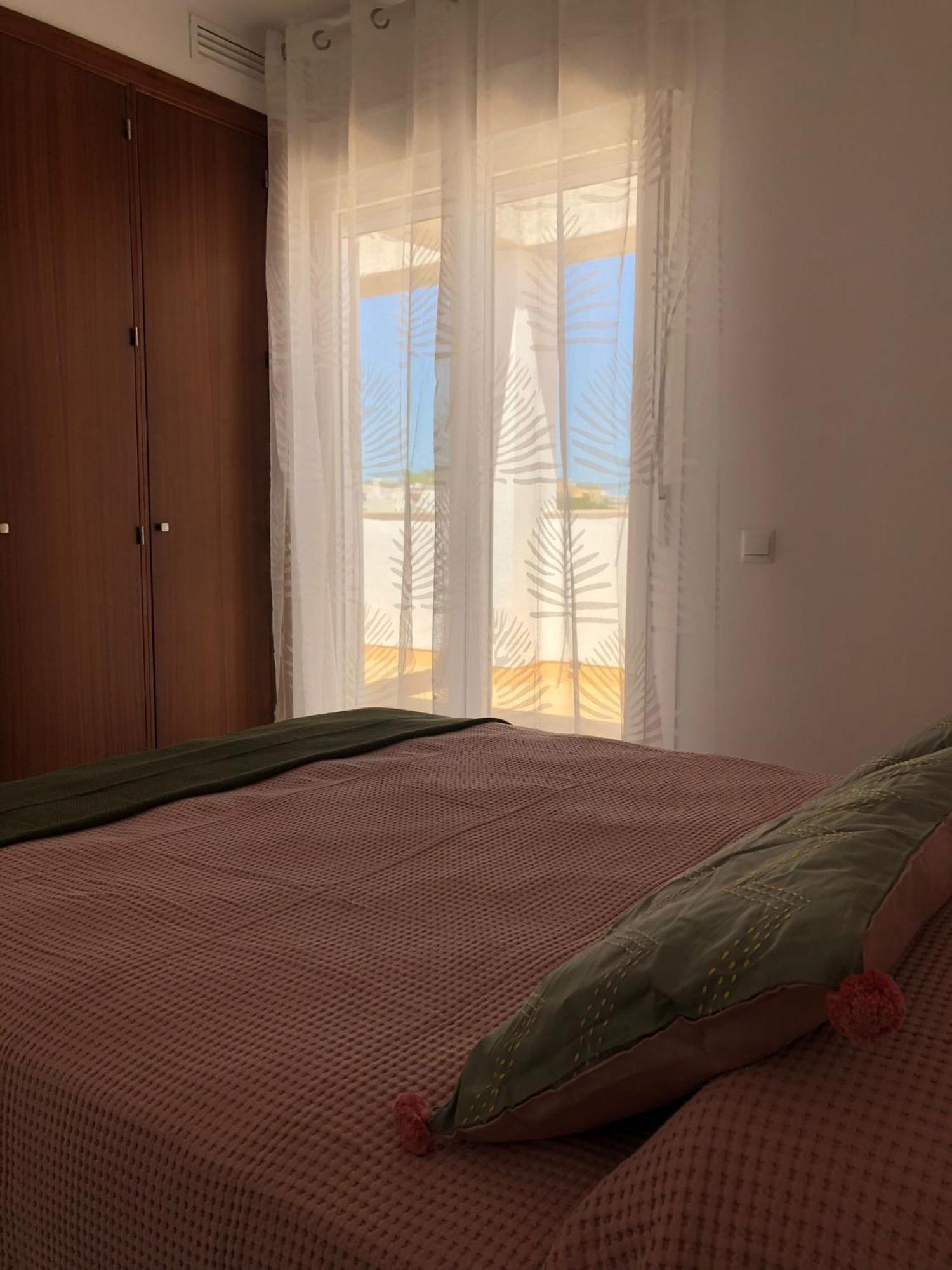 Apartamento Atico 1 Con Terraza En Calle Vicente Aleixandre *