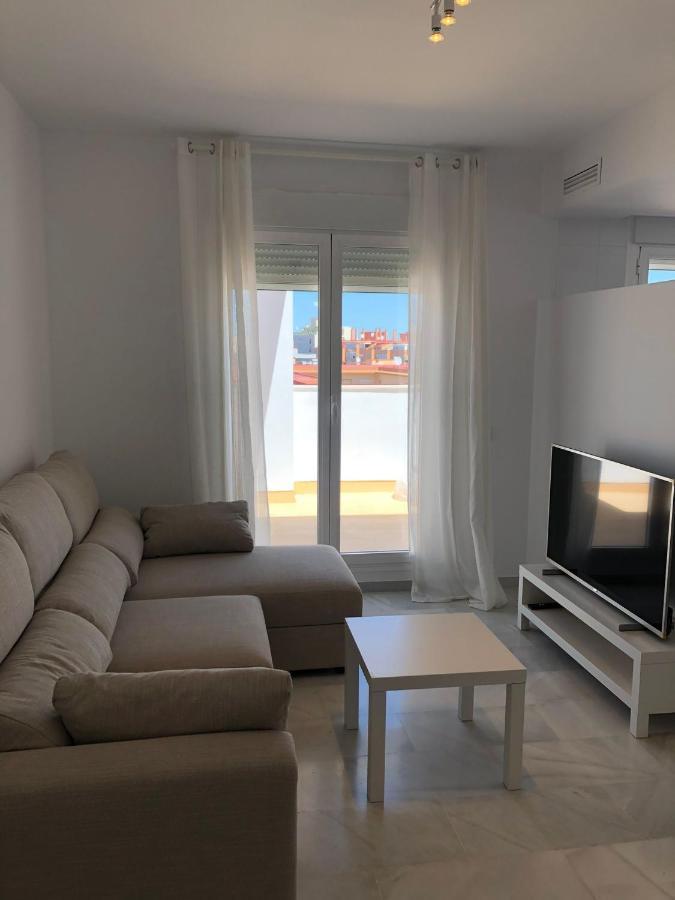 Atico 1 Con Terraza En Calle Vicente Aleixandre * Cádiz
