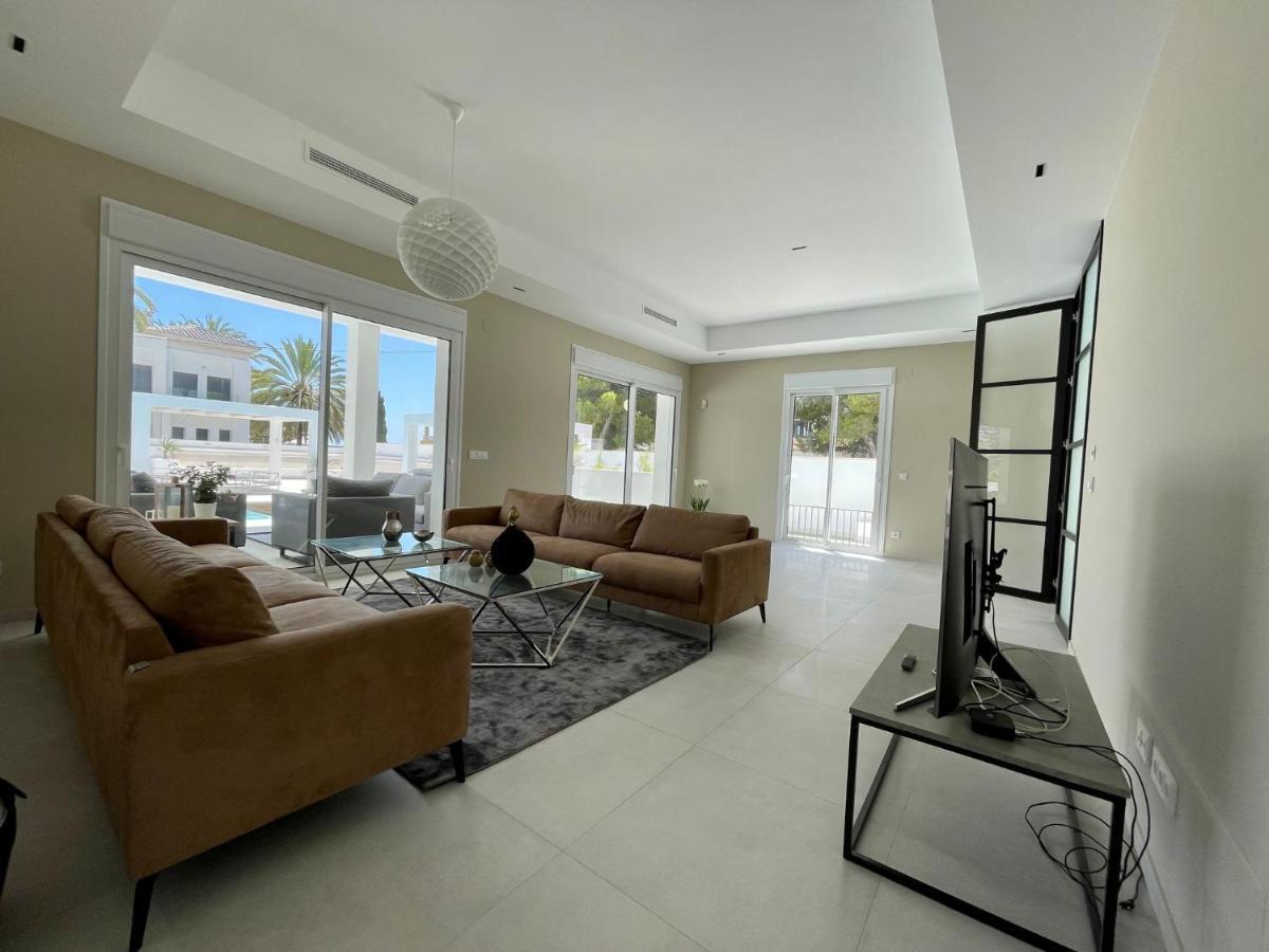 Villa Luxury Seaside With Private Pool In Cabo Roig