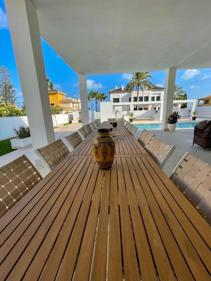 Luxury Seaside With Private Pool In Cabo Roig Villa