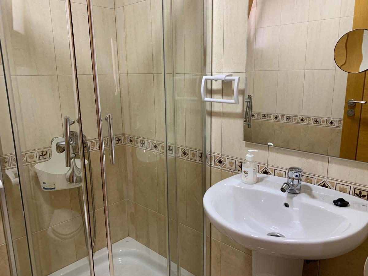 Apartamento Piso Amplio Familiar *