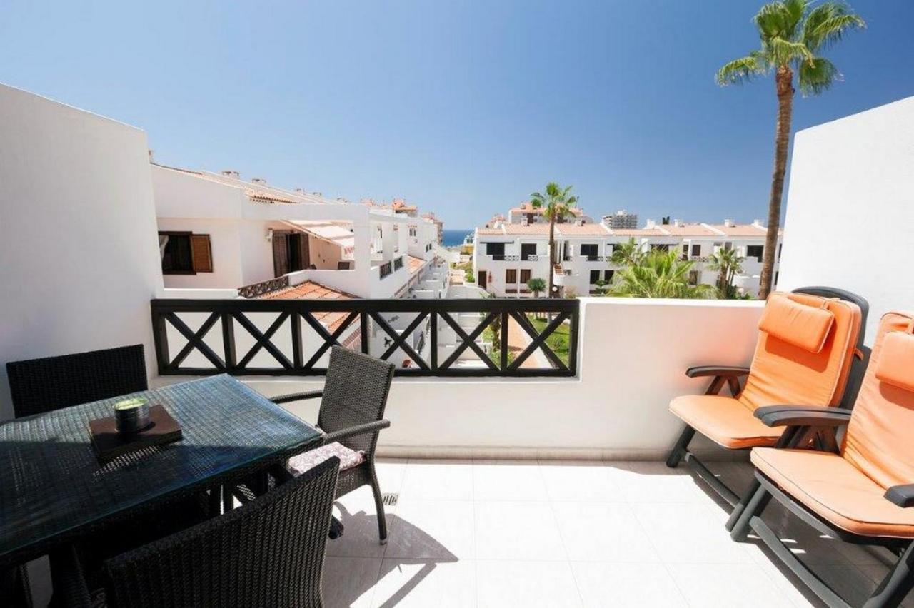Victoria Court - 1 Bed Pool & Sea View *