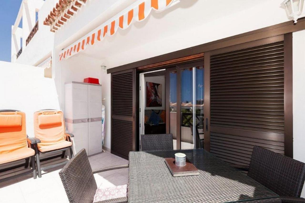 Victoria Court - 1 Bed Pool & Sea View