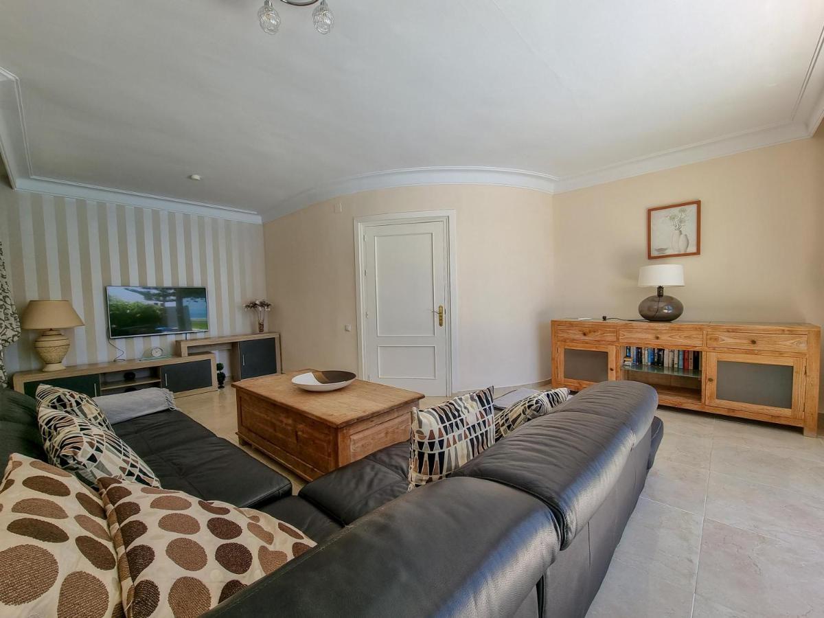 Villa Beachfront Costa *