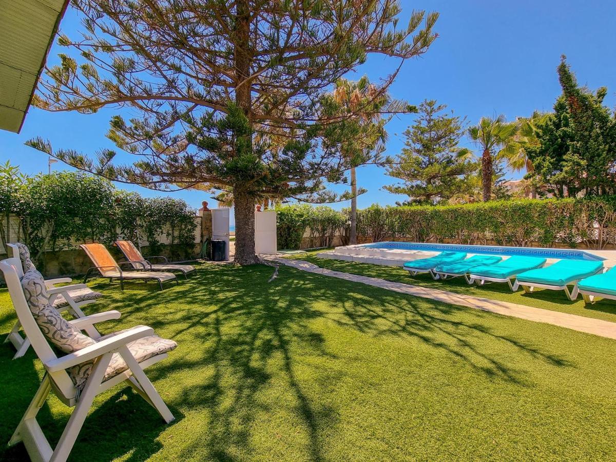 Beachfront Costa Villa *