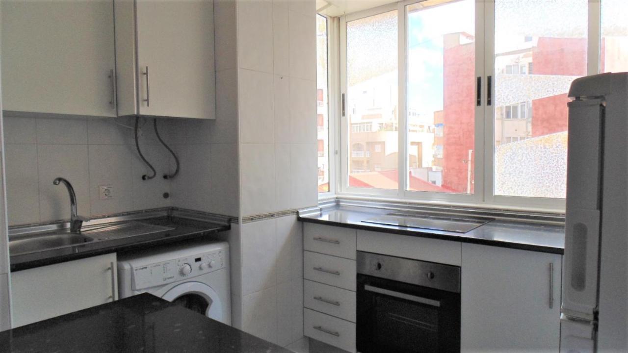 Apartamento Heraclio. Atico A 150m Del Mar