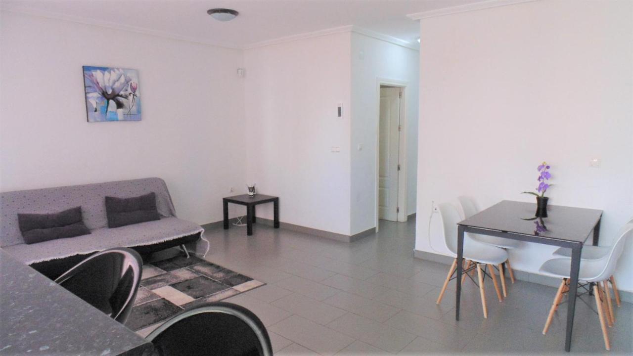 Apartamento Heraclio. Atico A 150m Del Mar