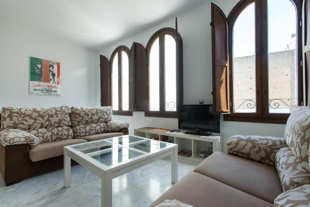 Apartment Bustos Tavera