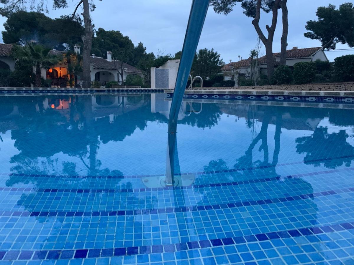 Marquerite Moraira, 5 Minutes From