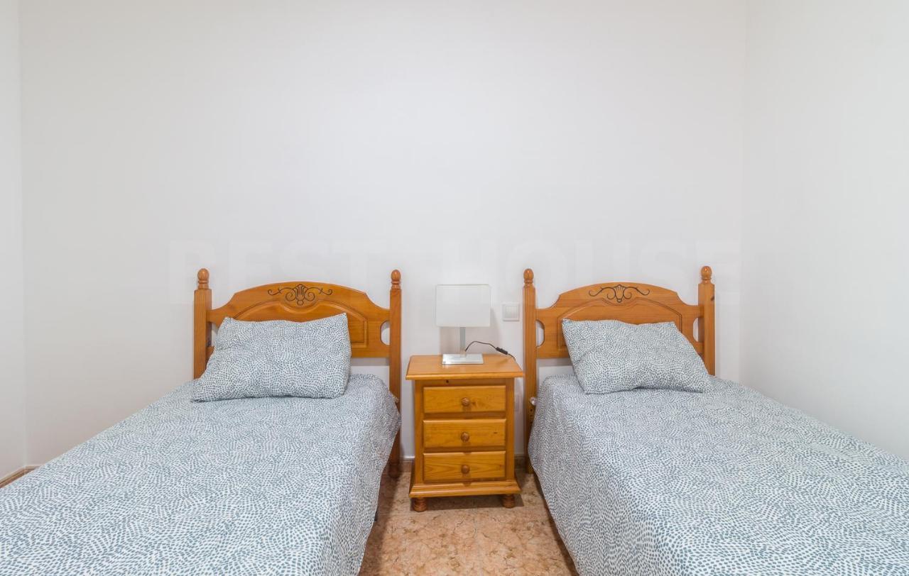 Apartamento With Terrace In Salinetas Beach.