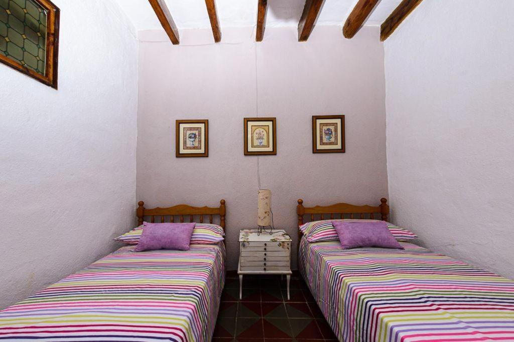 Casa La Cenia. Típica Casa Rústica Unas Vacaciones Perfectas * Cervera del Maestre
