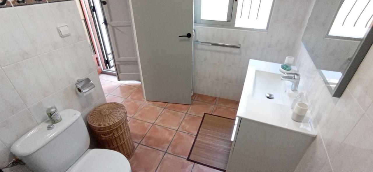Apartamento Neptuno, Comodo, Mediterraneo, Centro Historico, Reformado Recientemente Y Cercano A La Playa *