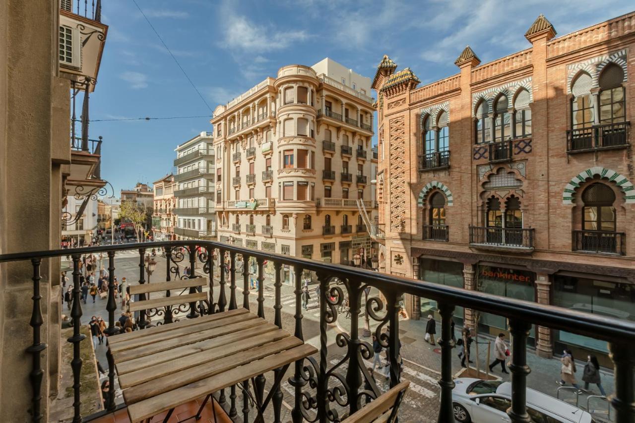 Apartamento La Campana, Con Un Balcón Que Te Enamorará Del Ambiente De Sevilla