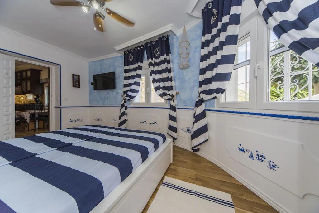 Med Panoramautsikt Med Privat Pool I Calpe, Costa Blanca, Spanien Villa