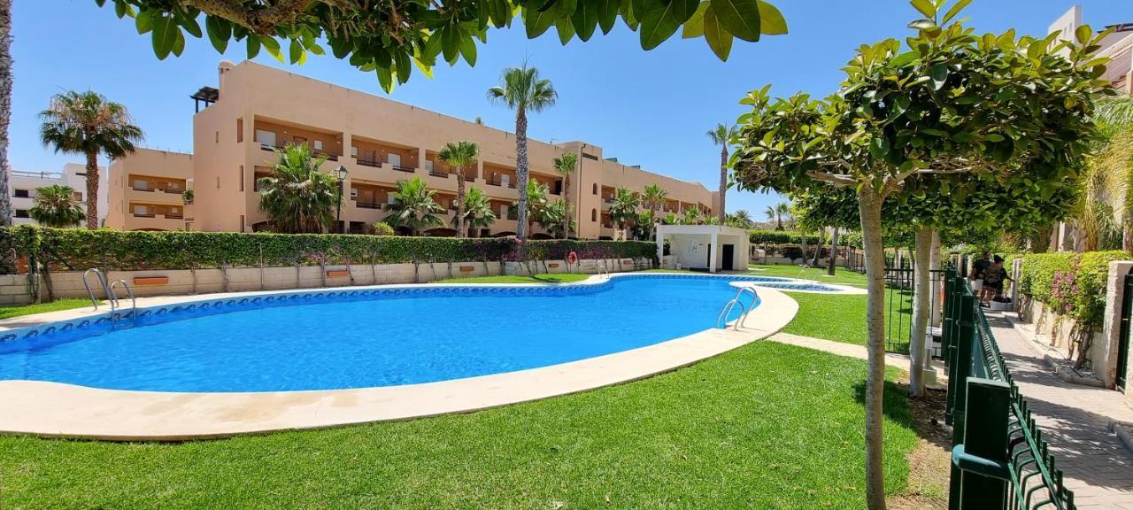 Apartment Homes Of Spain: Beachfront With Private Pool At Paraiso Playa *