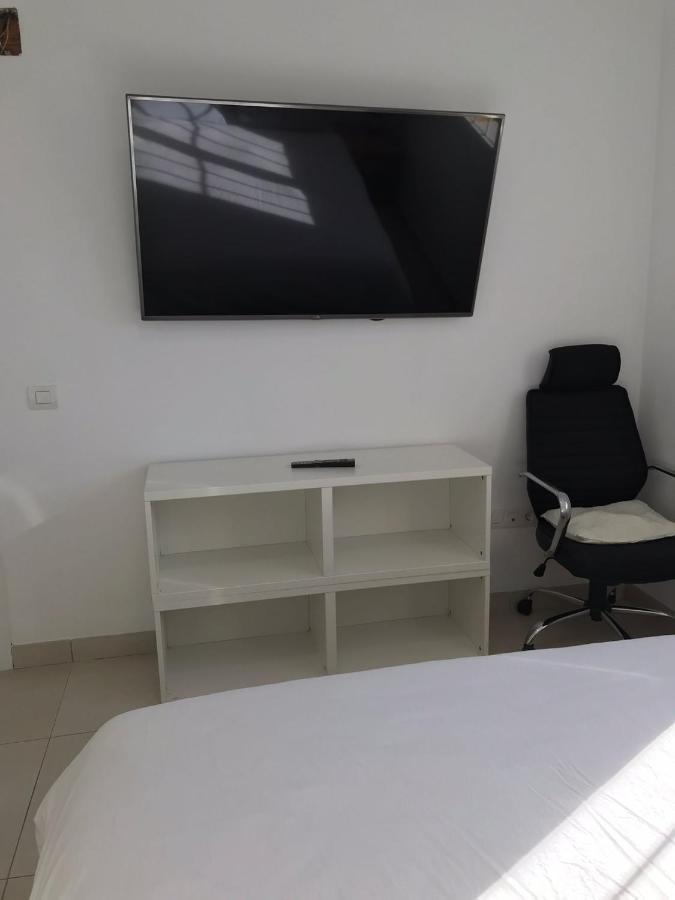 Grosse Terrasse. Modern. Office. Solarium Apartment