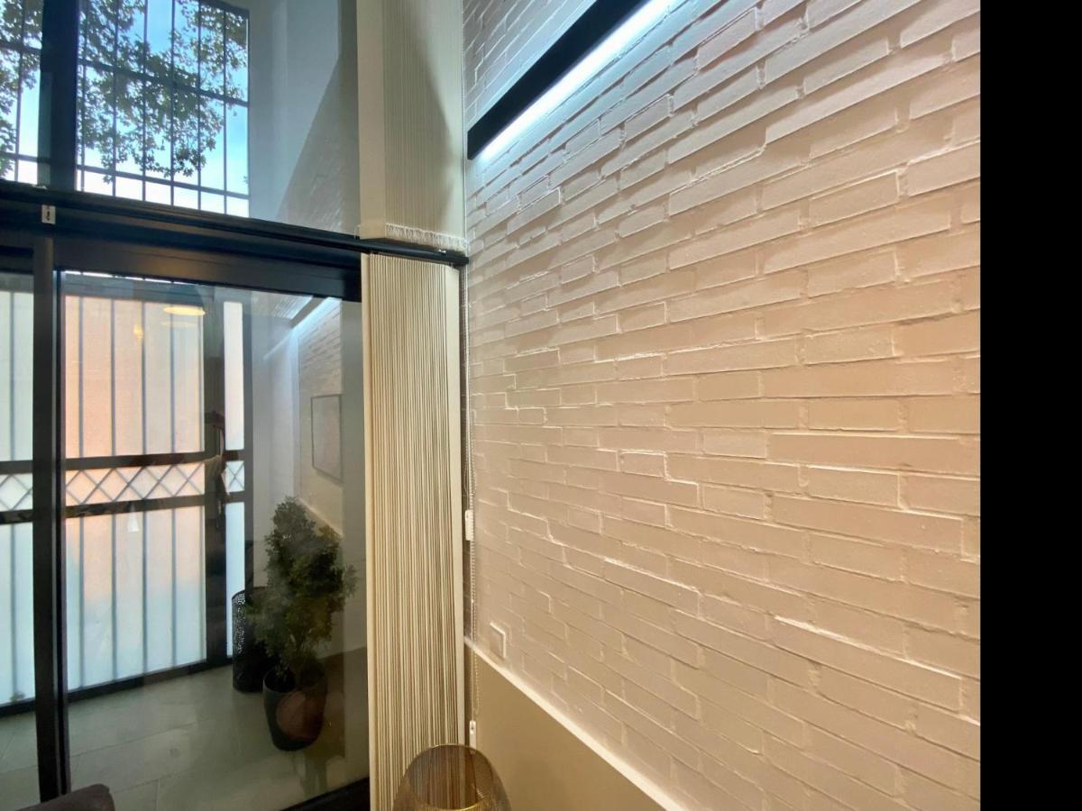 Apartamento Tr3 Aparcamiento Incluido Familias Loft Almirante Sevilla