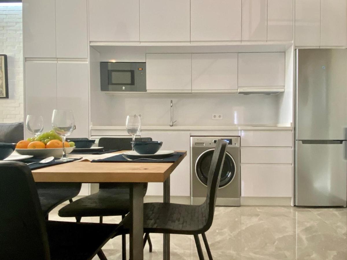 Apartamento Tr3 Aparcamiento Incluido Familias Loft Almirante Sevilla