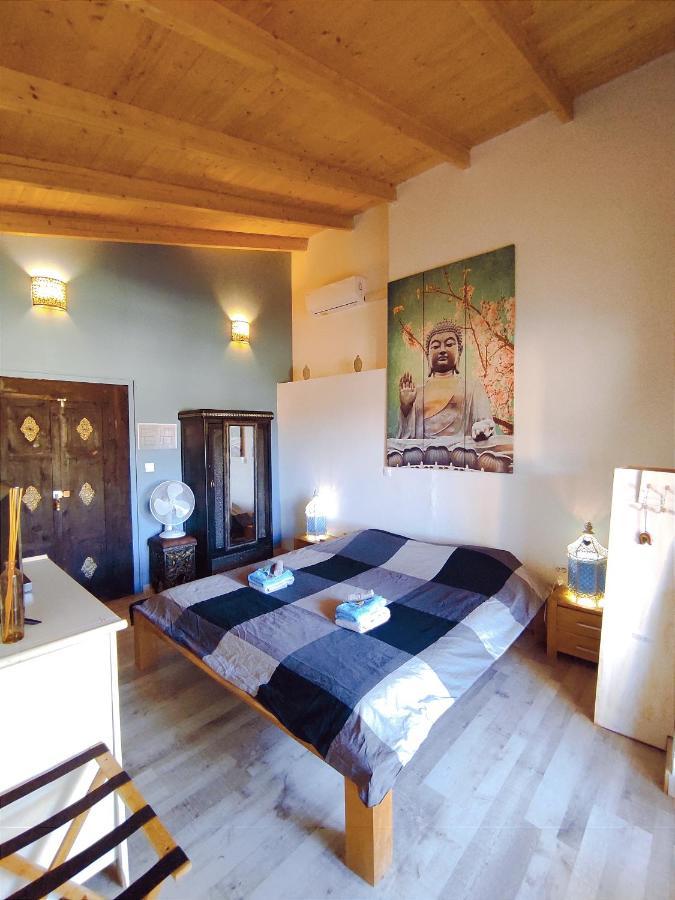 Casa Pura Vida * Relleu