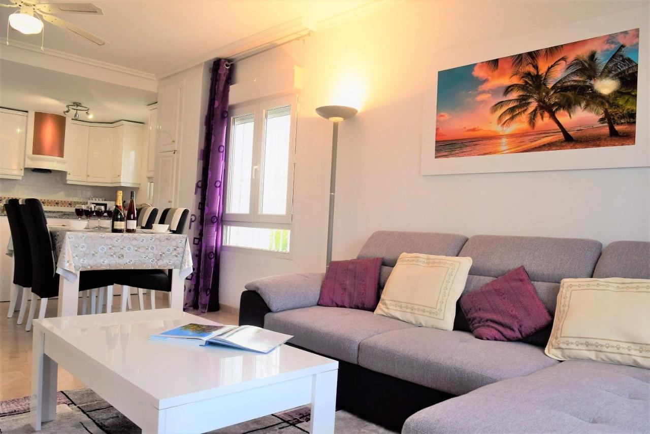 Fabulous 2 Bed 2 Bath ! Apartment