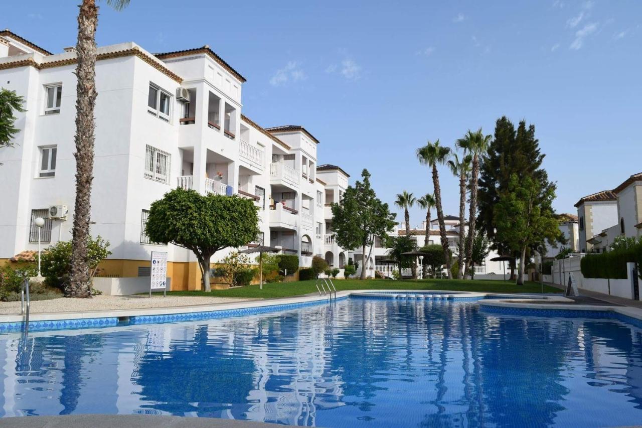 Fabulous 2 Bed 2 Bath ! Apartment