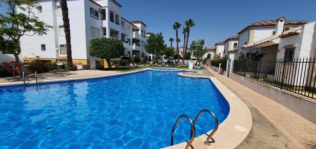 Apartment Fabulous 2 Bed 2 Bath ! *