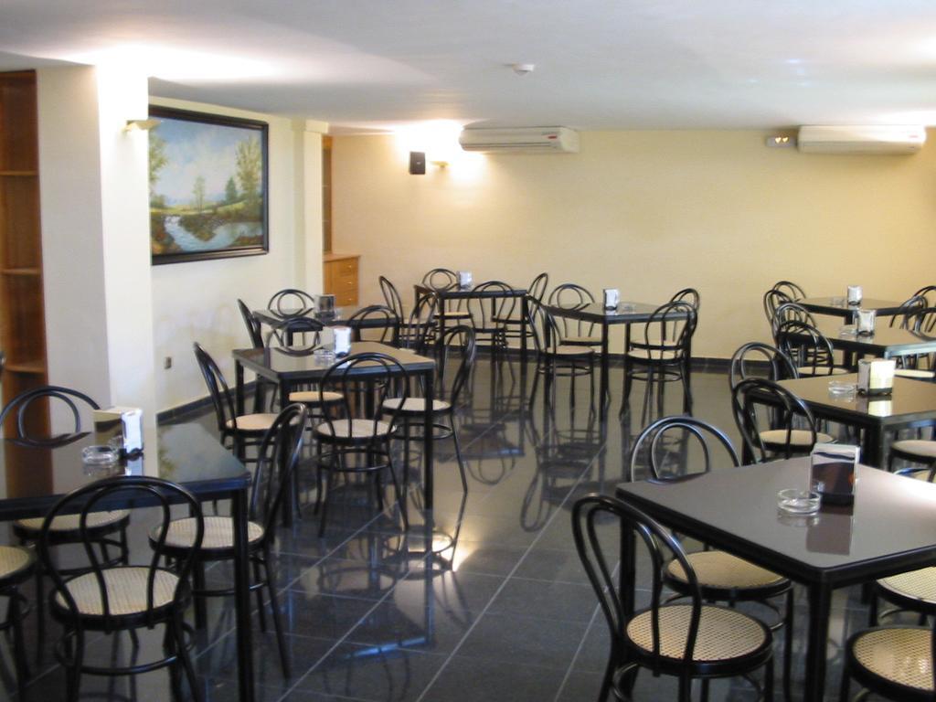 El Paraiso Hotel