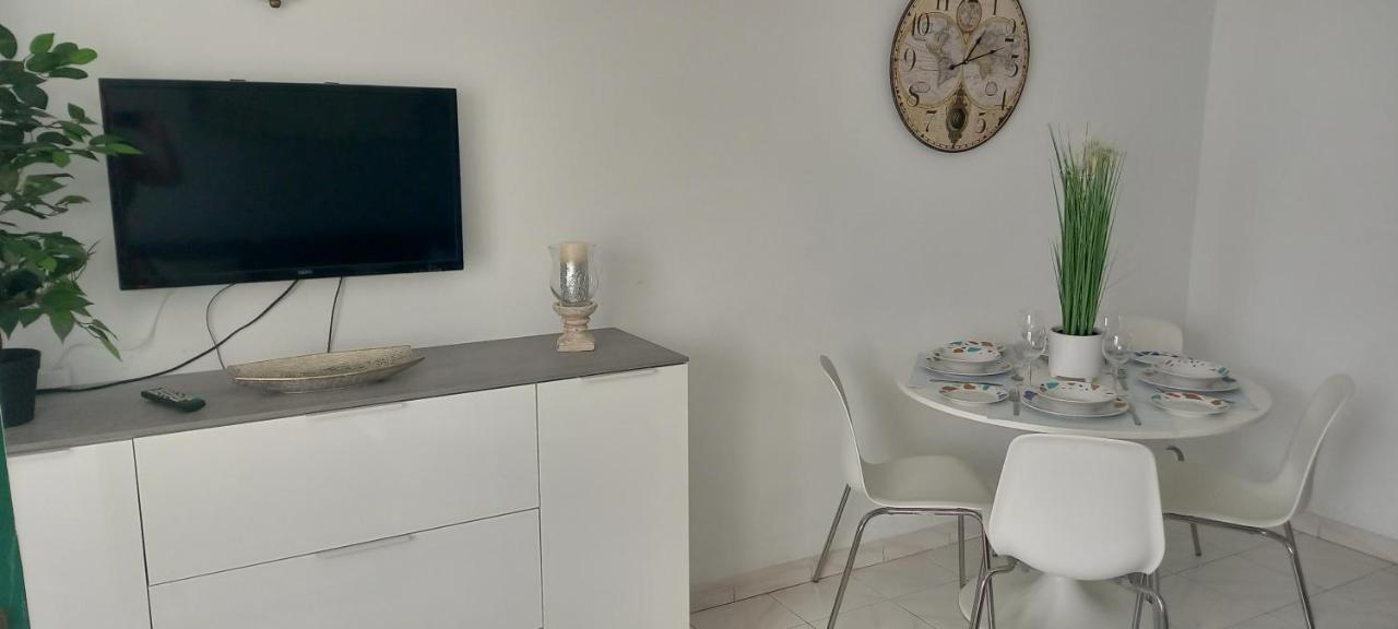 Beautiful Spacious 1-bed With Aircon Apartamento *