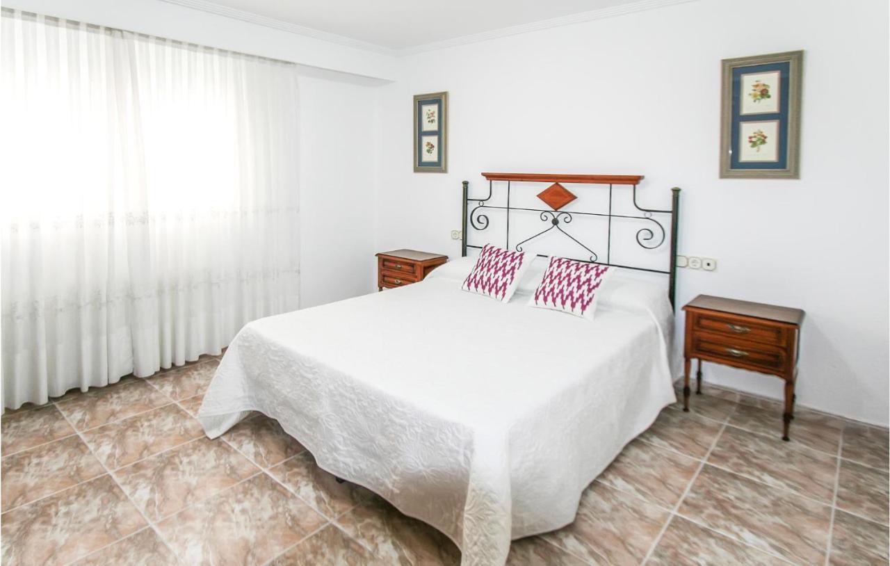 4 Bedroom Gorgeous In Apartment Santa Pola
